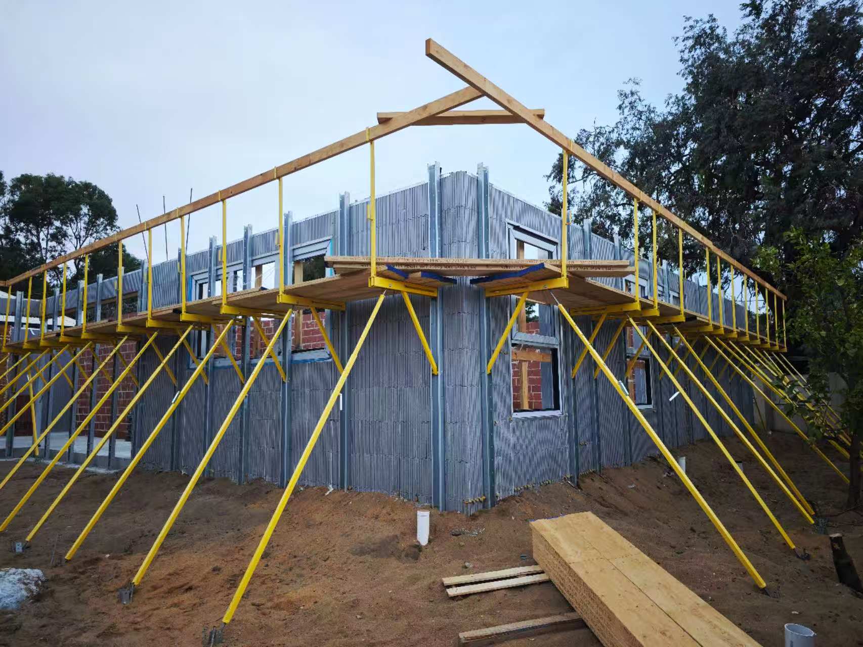 Australian customer have adopted the Type 28 insulated ICFs graphite blocks.