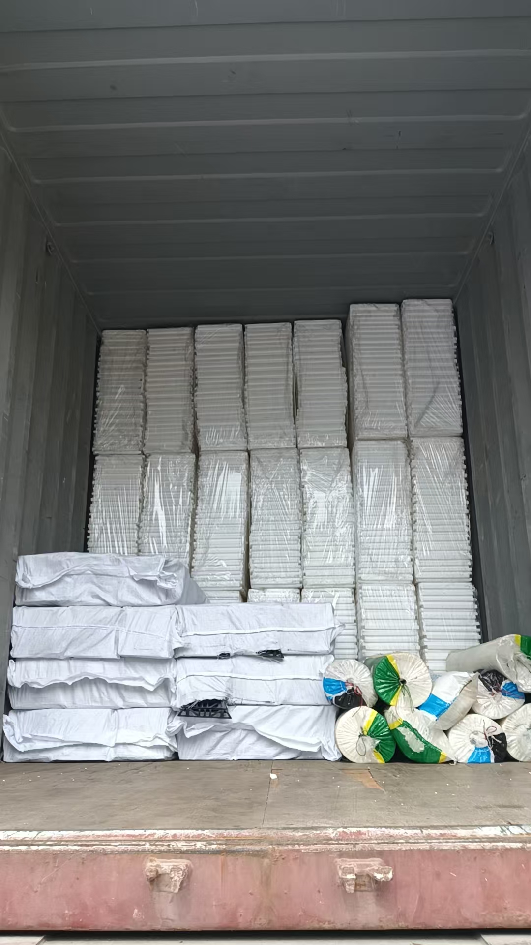 3 containers of Sunforest ICF products shipped to Melbourne